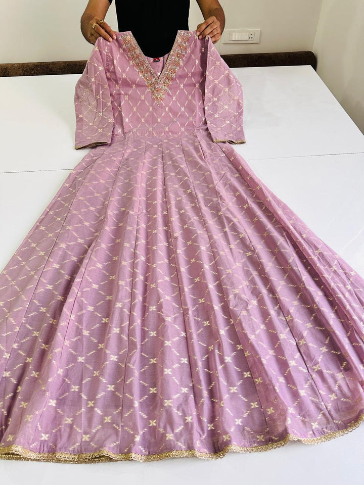 Pink dress with gold patterns 